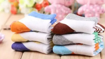 How to Clean White Socks